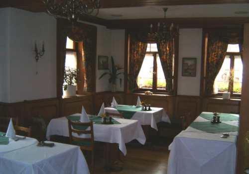 Landhotel Krone Königsbach-Stein Exteriör bild